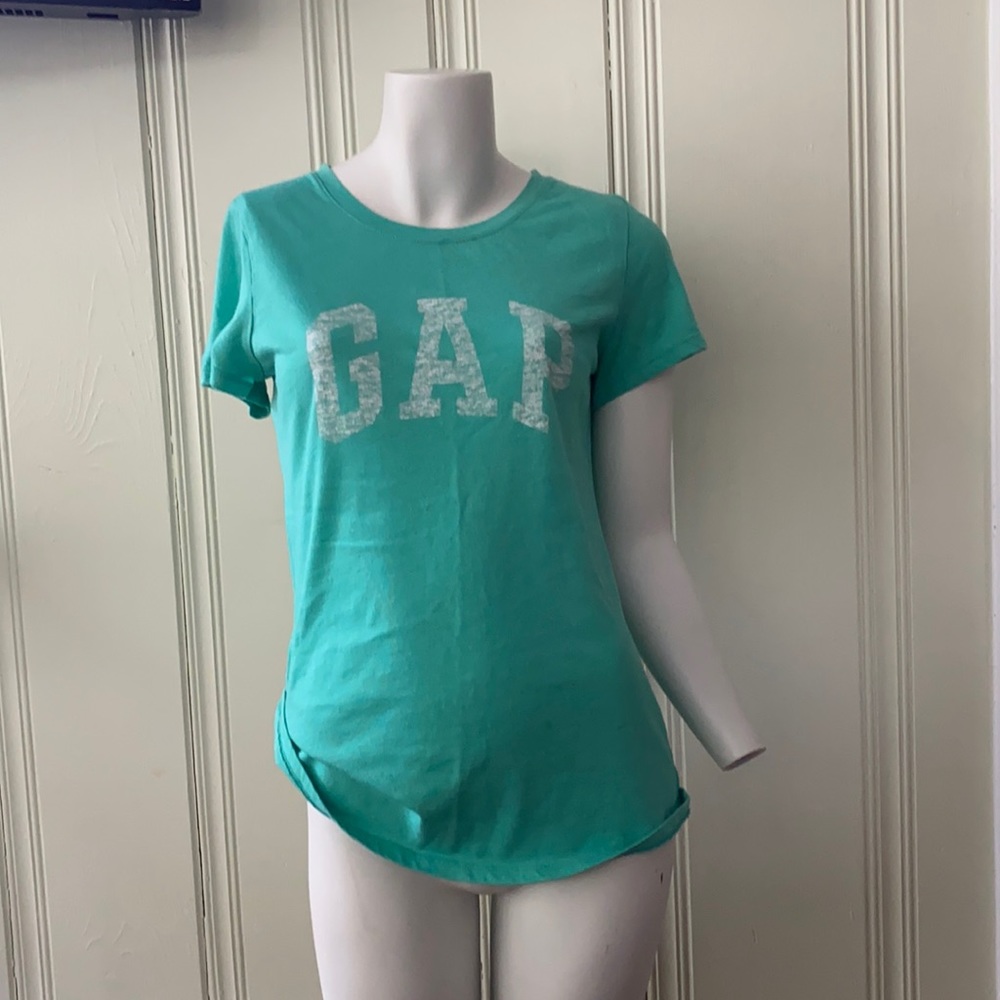 GAP TEE